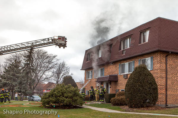 apartment fire at 1213 Longvalley Drive in Palatine IL 12-17-12